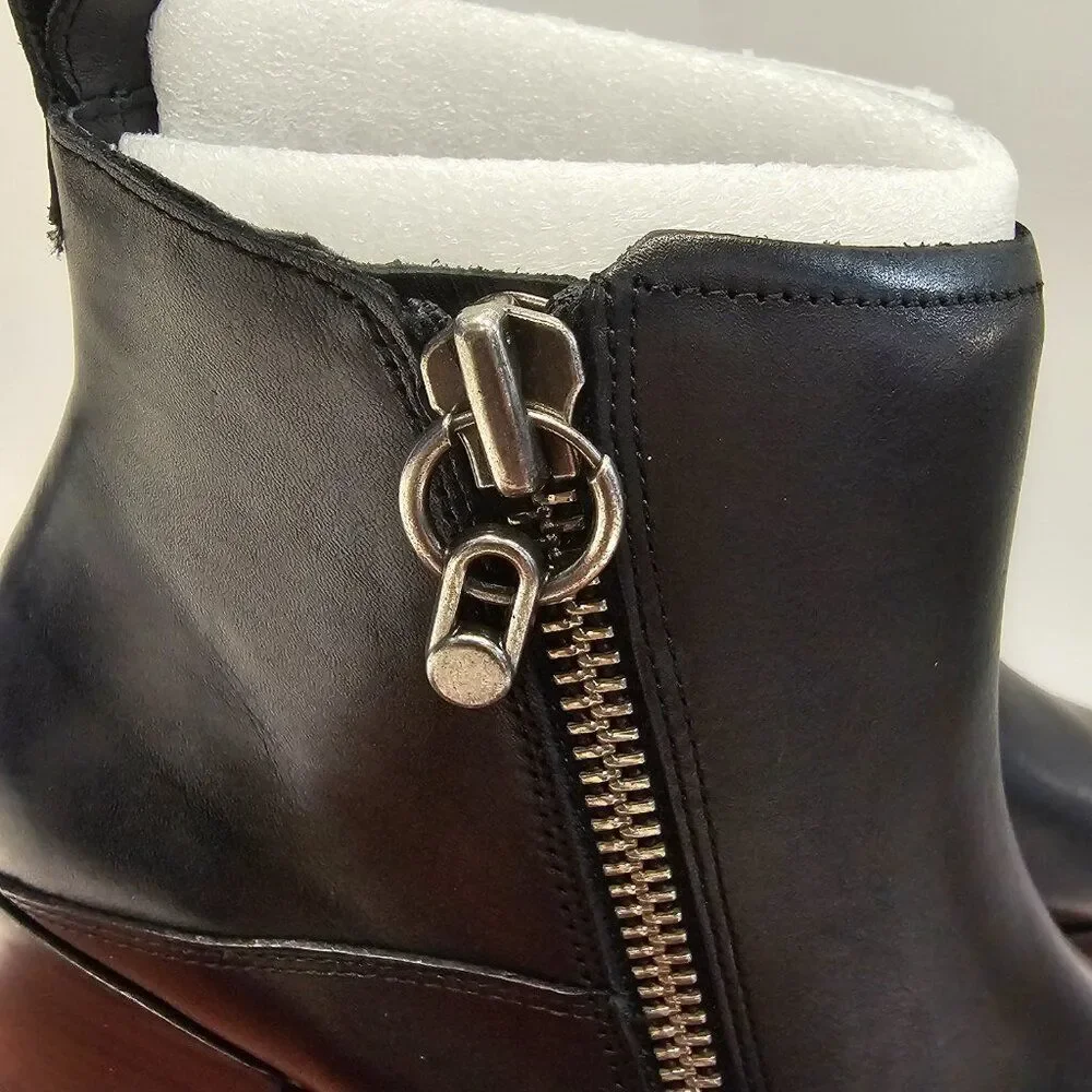 NWT $Donald J Pliner Dante Black Leather Pointy Toe Ankle Zip Bootie Size 9.5